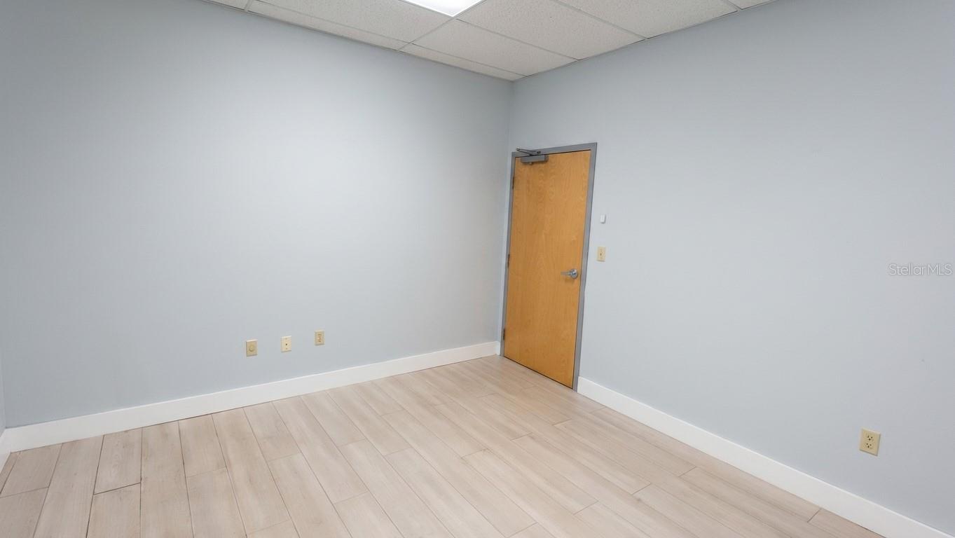 1542 Tropic Park Dr Property Photo 4