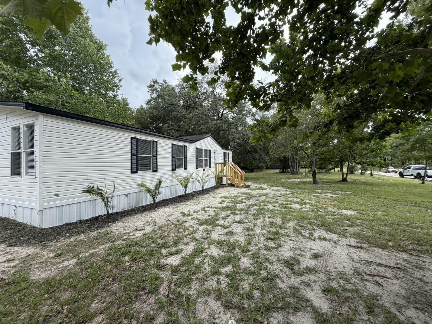15601 SW 95TH AVE Property Photo 1