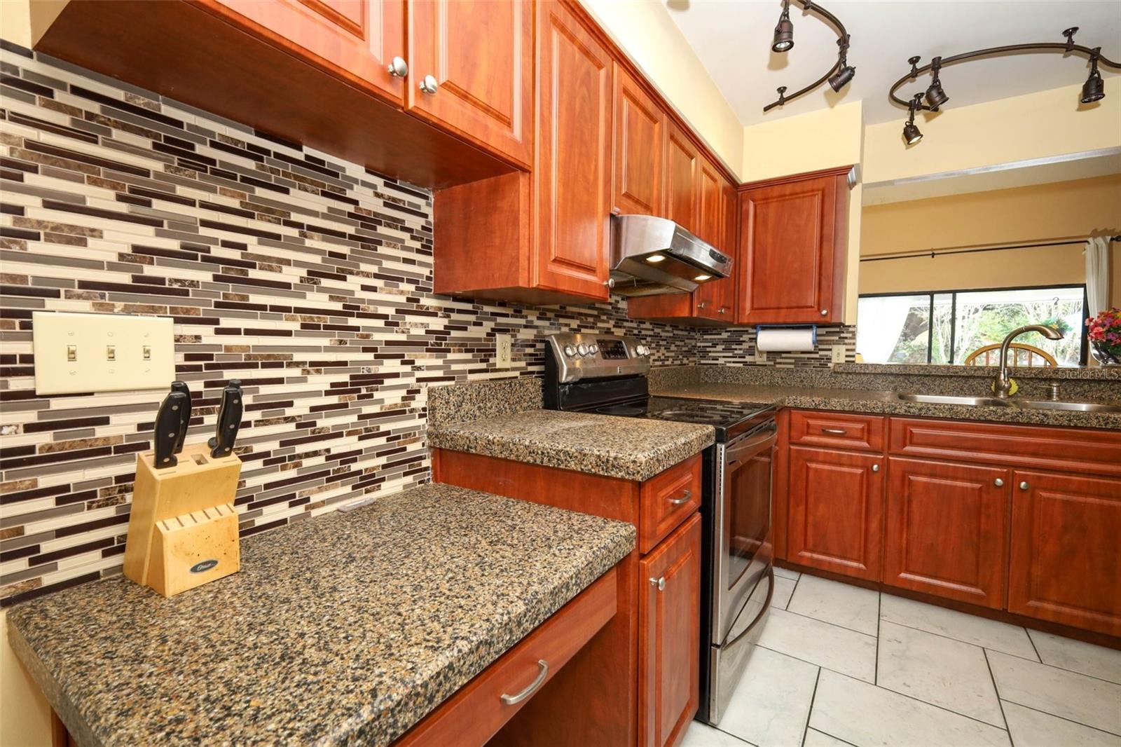 4661 N Saint Brides Cir Property Photo 26