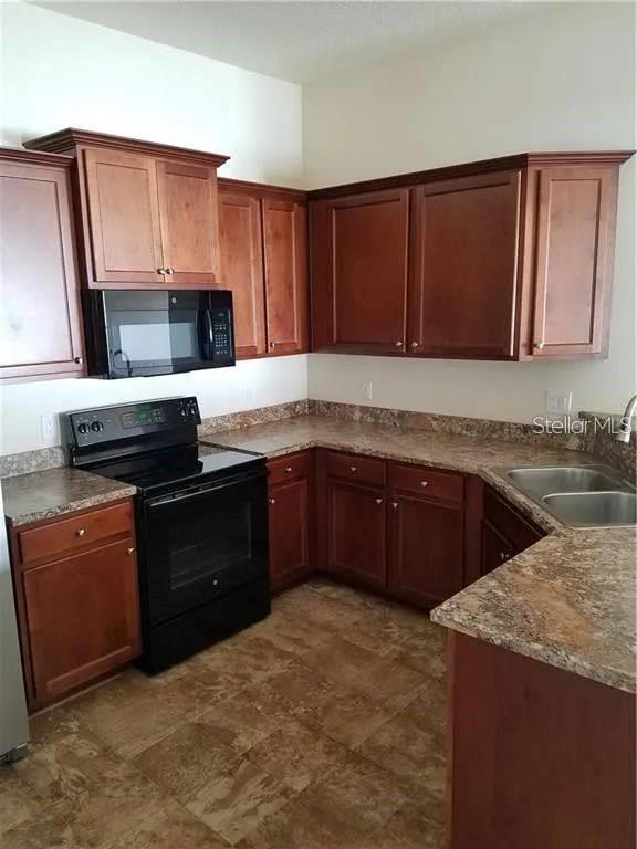 1353 N Platte Ct Property Photo 4