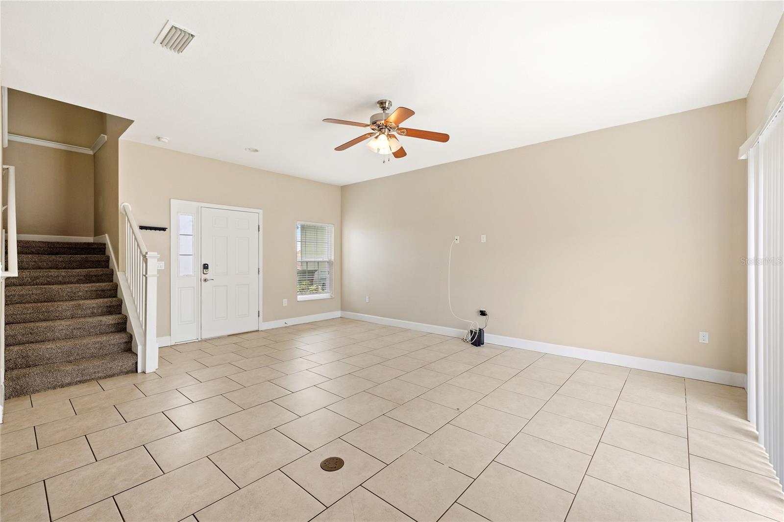 1469 Salisbury Dr Property Photo 6