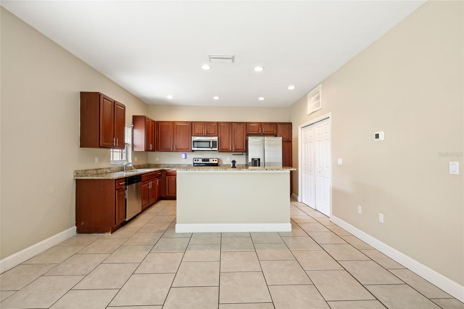 1469 Salisbury Dr Property Photo 7