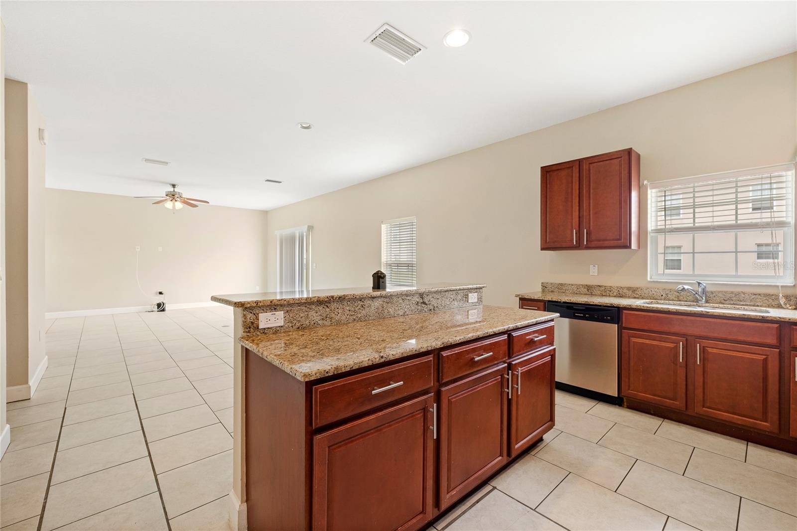 1469 Salisbury Dr Property Photo 10