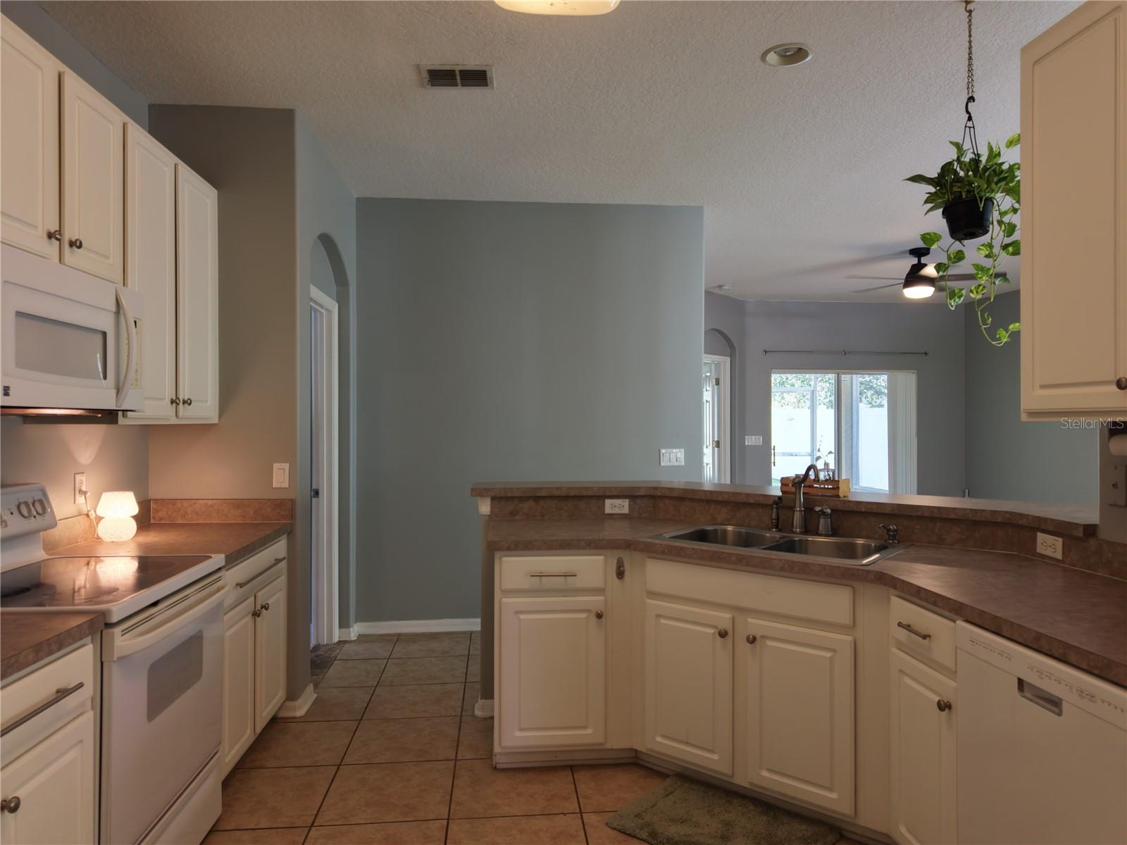 8251 Newbury Sound Ln Property Photo 18