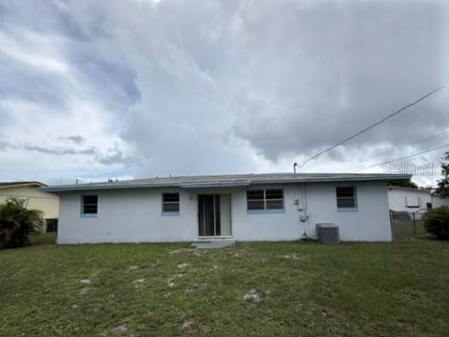 904 Se Hall St Property Photo 2