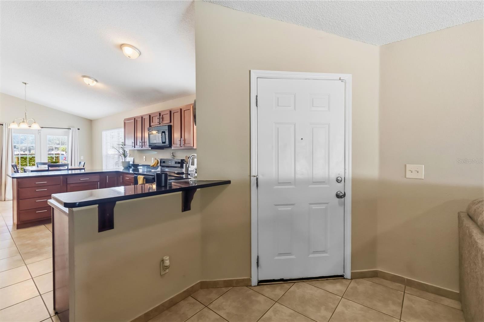 2412 Sonja Ct Property Photo 4