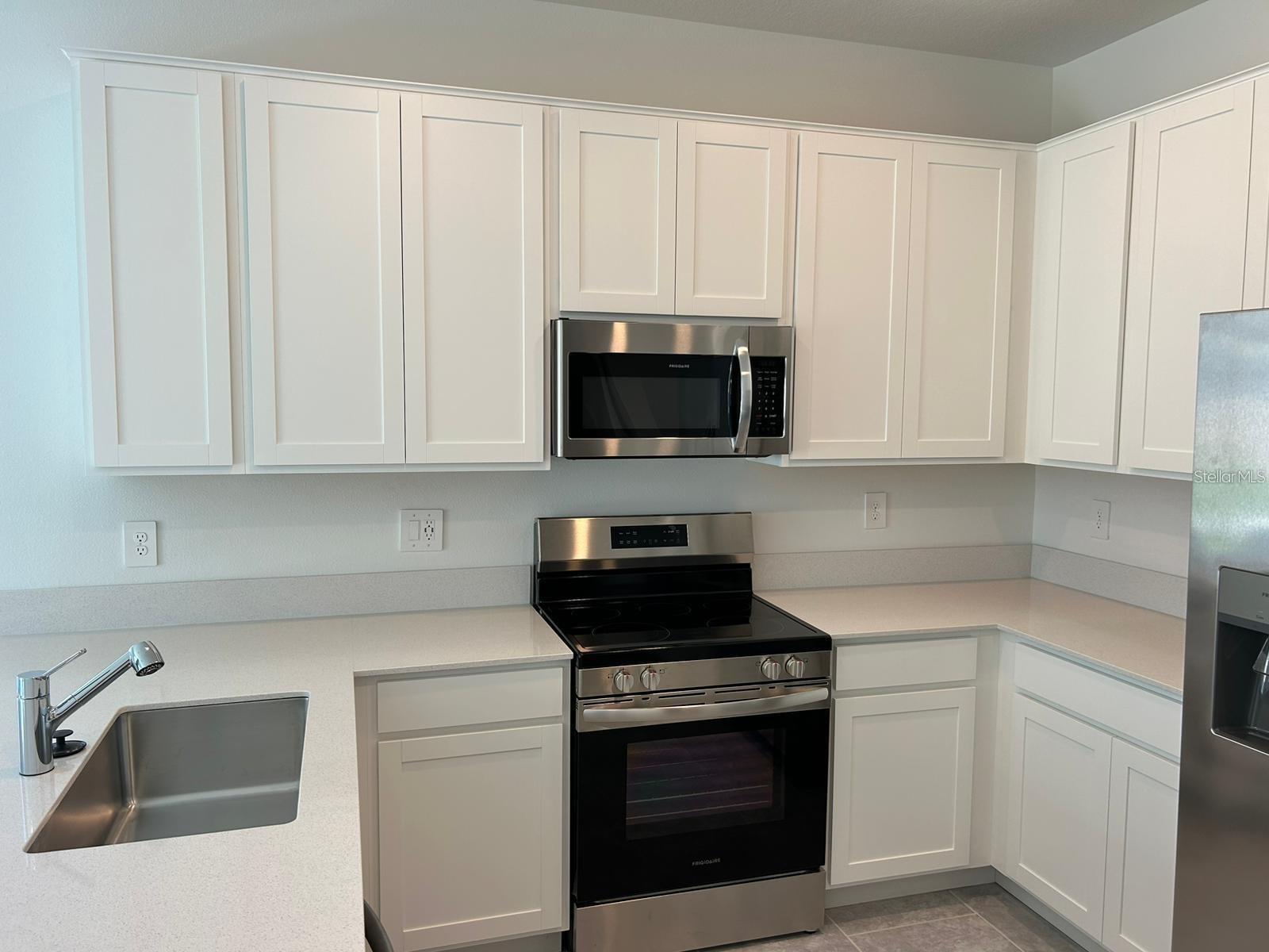 3350 Laurent Loop Property Photo 9
