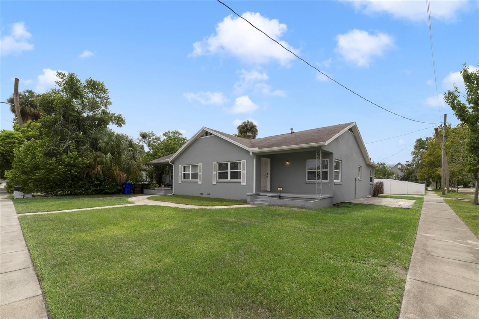 524 & 526 Sumner St Property Photo 2