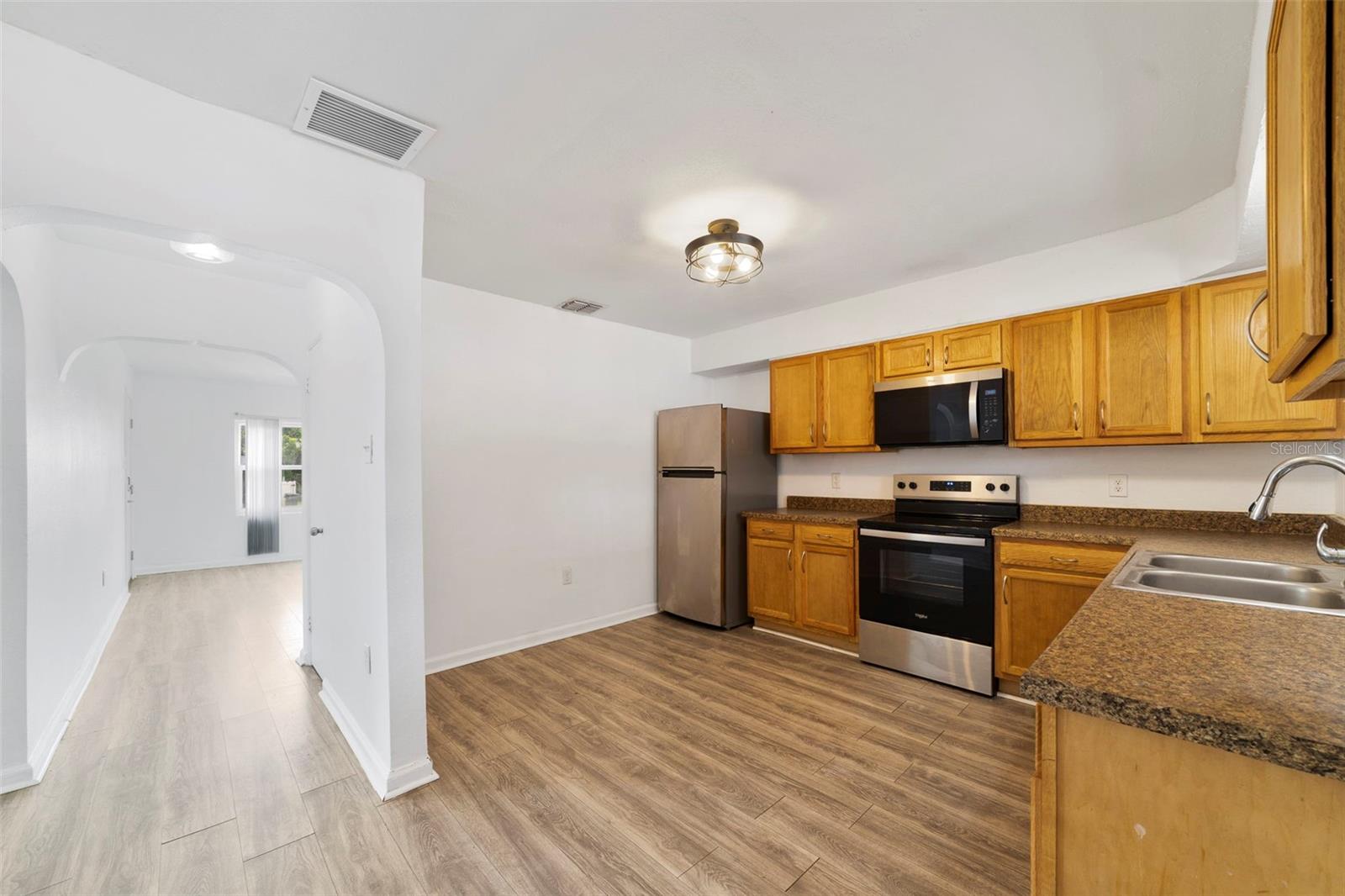 524 & 526 Sumner St Property Photo 5