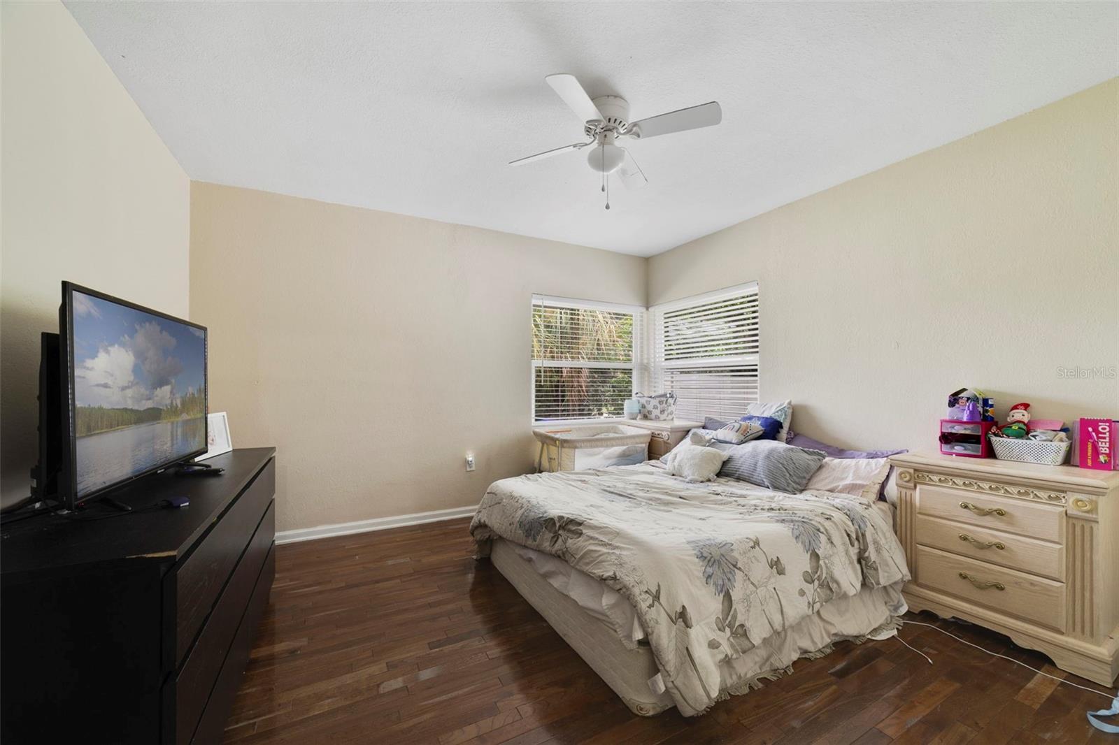 524 & 526 Sumner St Property Photo 19