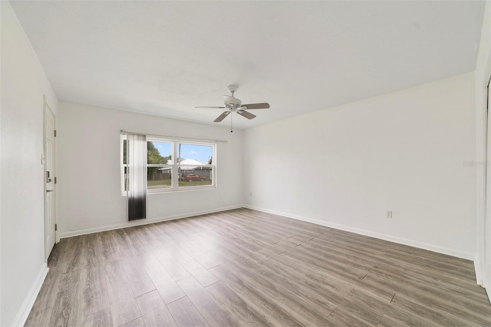 524 & 526 Sumner St Property Photo 23