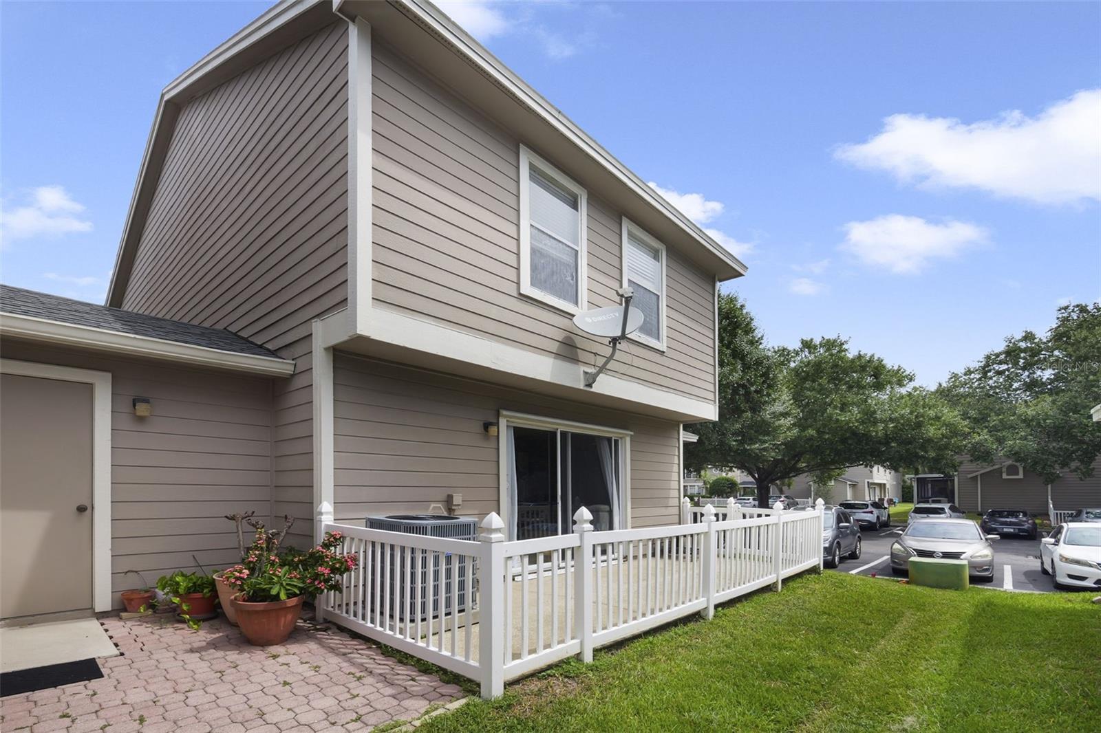 942 Sykes Ct #101 Property Photo 17