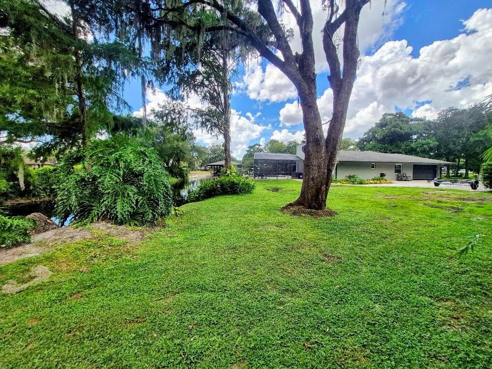5370 Whispering Pine Cir Property Photo 8