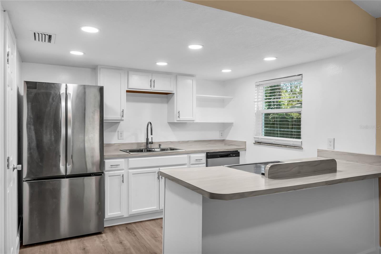 9419 5th Ave Property Photo 9