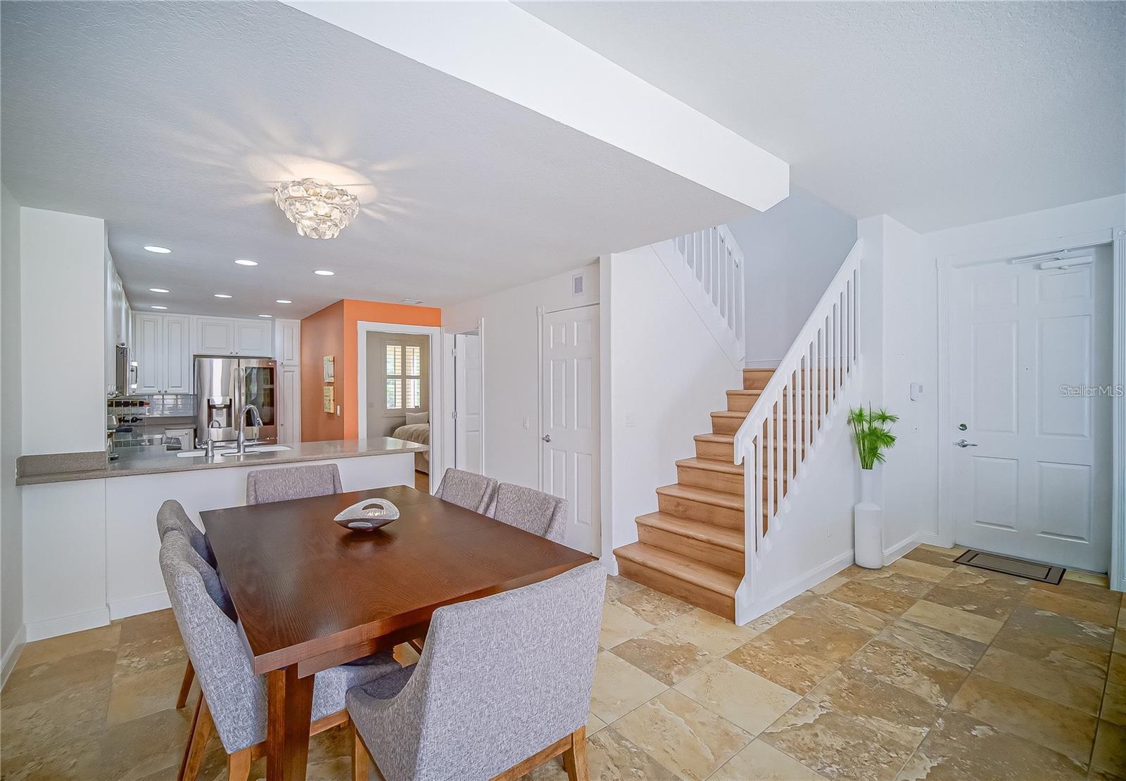 8523 Leatherleaf Ln Property Photo 4