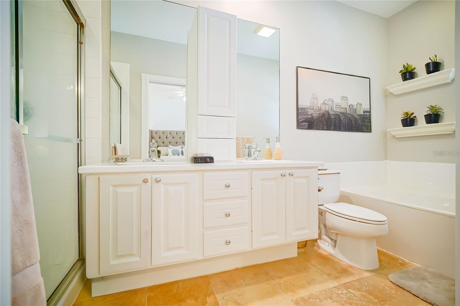 8523 Leatherleaf Ln Property Photo 19