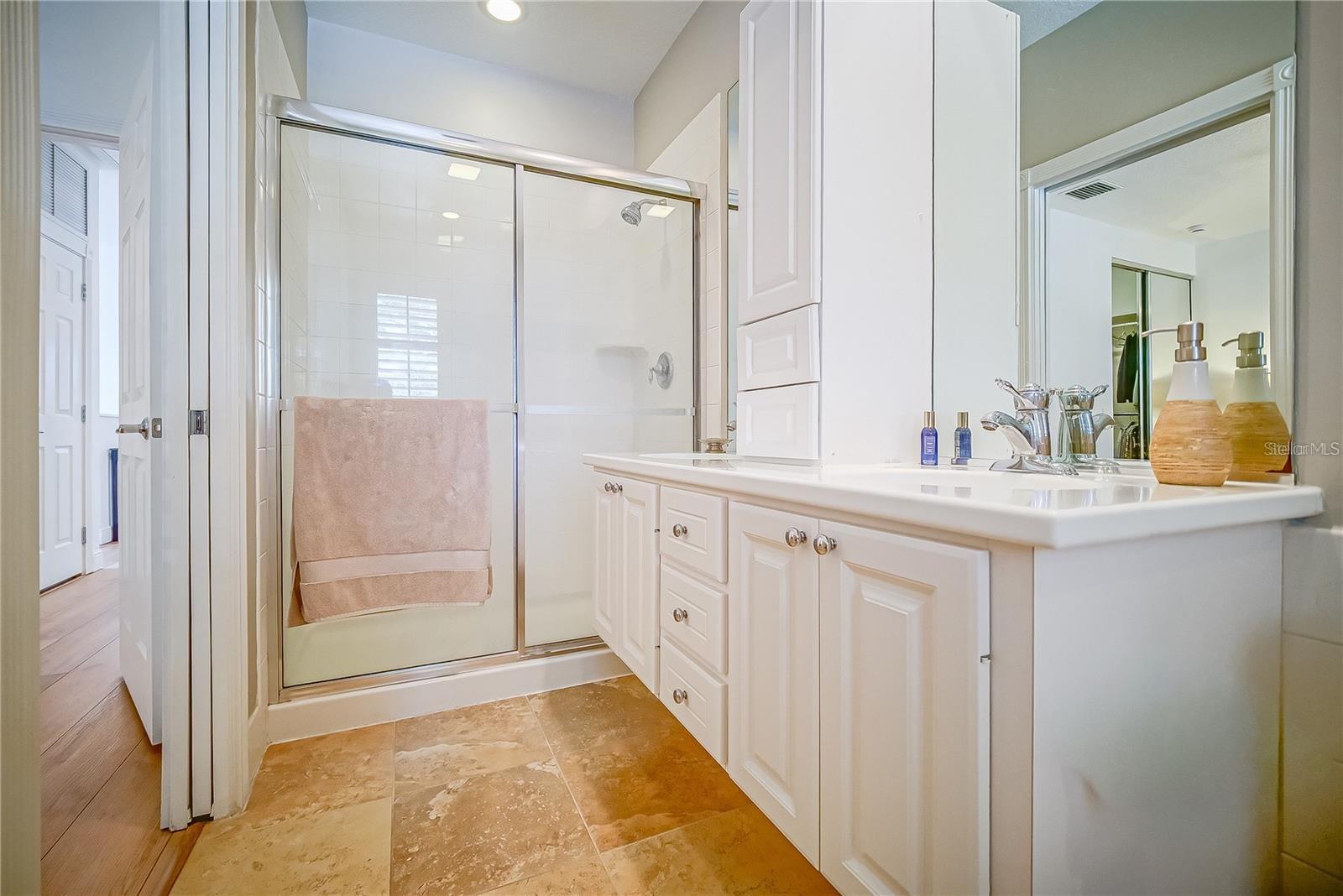 8523 Leatherleaf Ln Property Photo 20