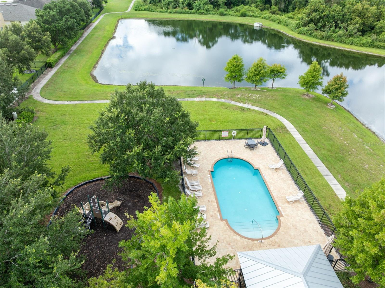 1553 Pine Marsh Loop Property Photo 34