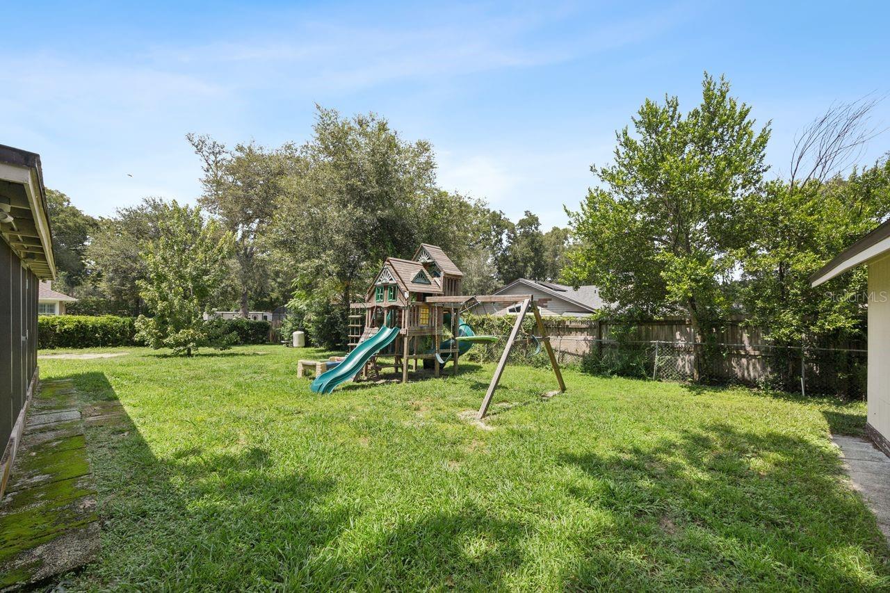 405 Oakhurst St Property Photo 44