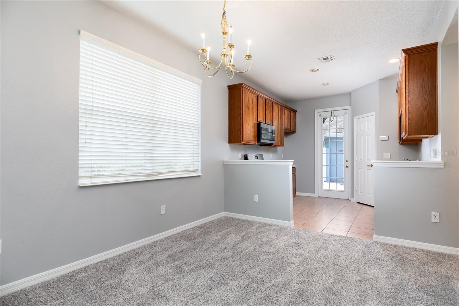 O6436284 Property Photo 6