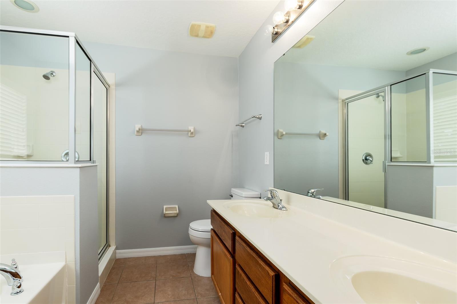 O6436284 Property Photo 11