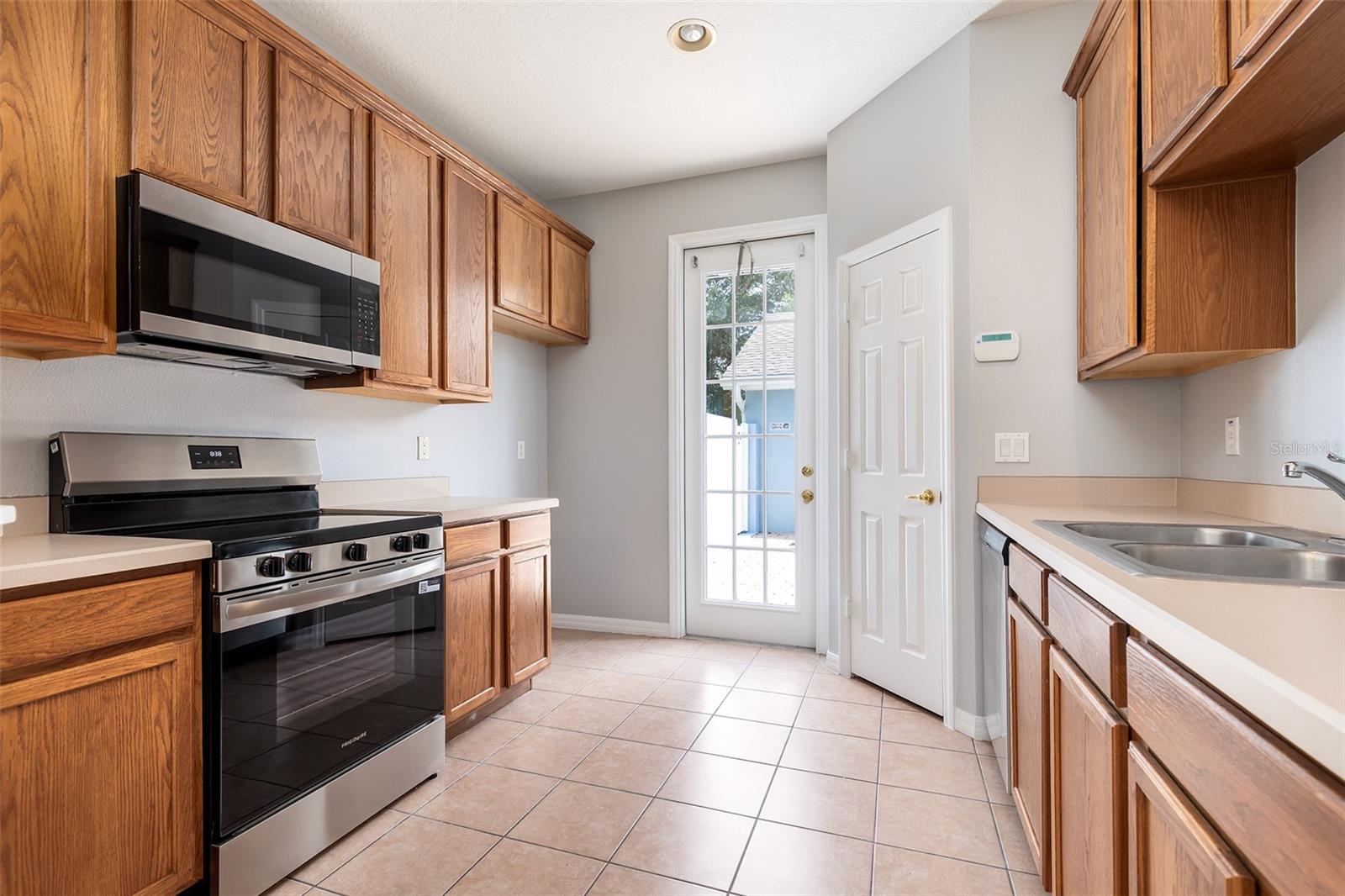 O6436284 Property Photo 15