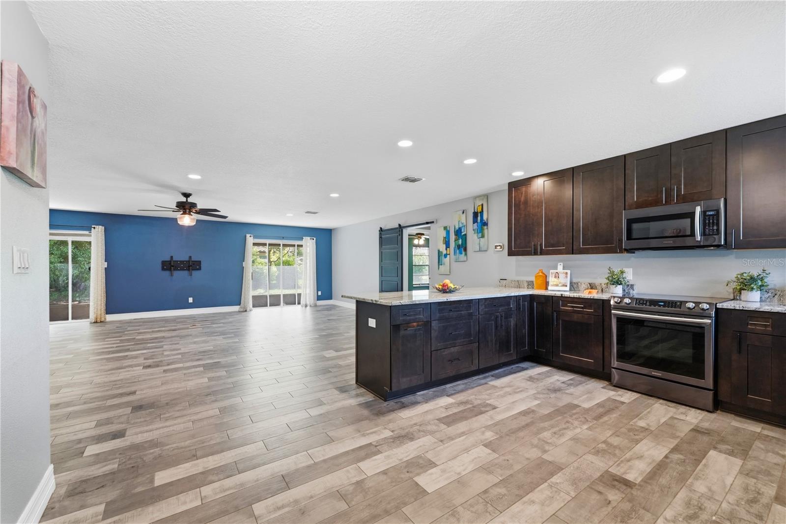 10702 William Tell Dr Property Photo 9