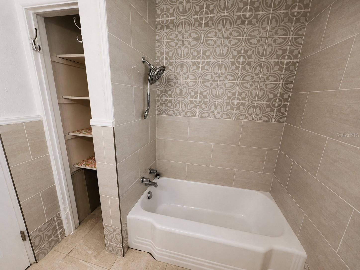 501 Avenue G Se Property Photo 10
