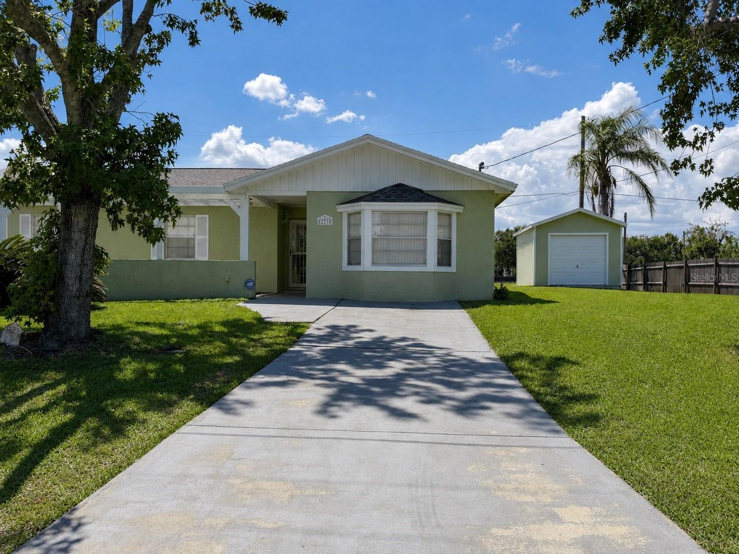 2777 Green Meadow Cir Property Photo 3