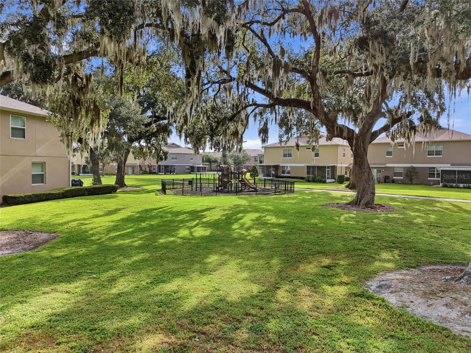 1424 Scarlet Oak Loop Property Photo 39