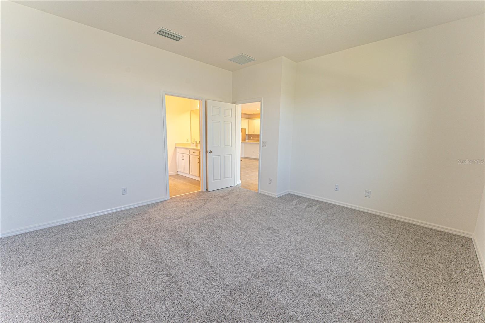 5895 Vision Rd Property Photo 5