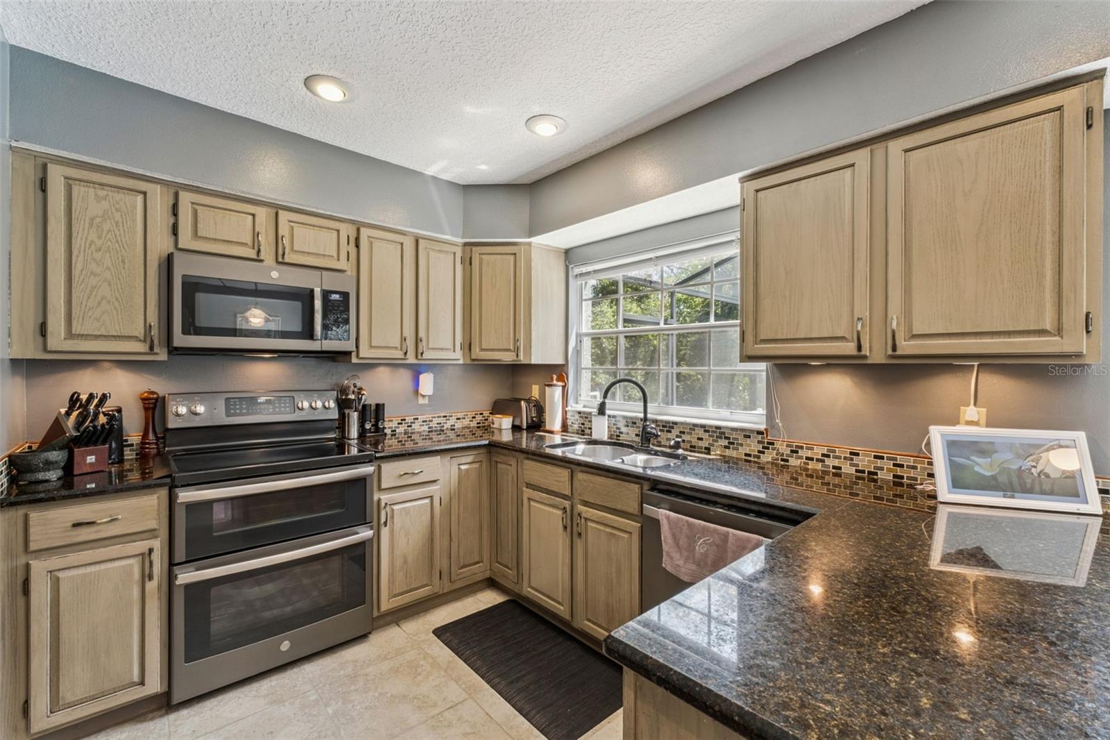 2024 Sawgrass Dr Property Photo 14