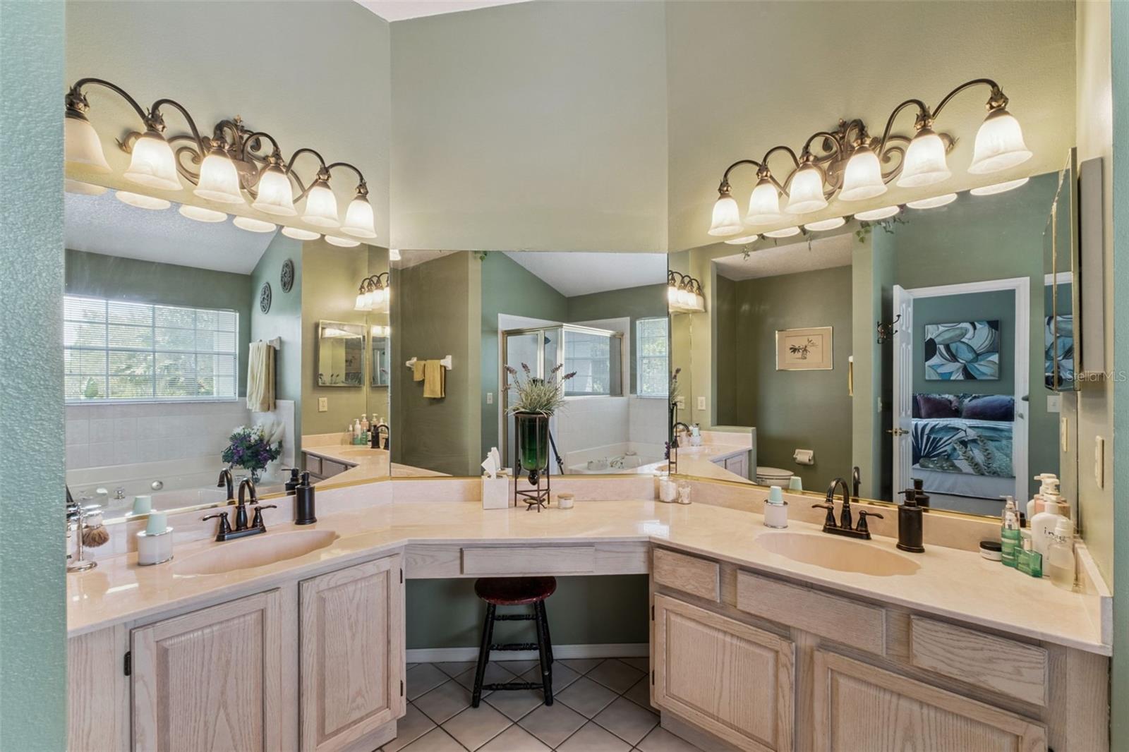 2024 Sawgrass Dr Property Photo 23