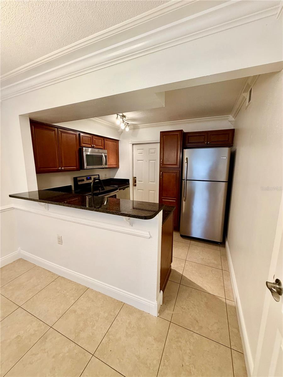 1123 Elmwood St #d Property Photo 7