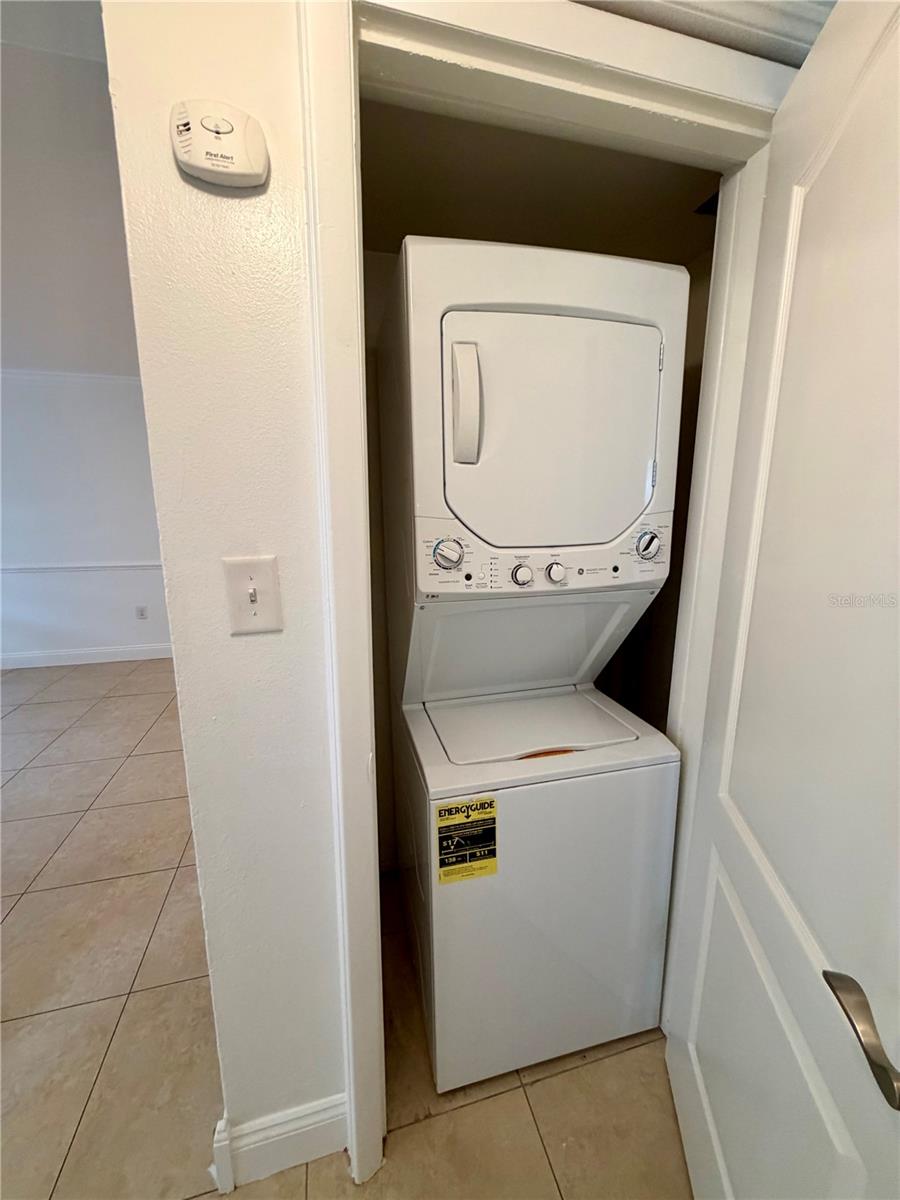 1123 Elmwood St #d Property Photo 8