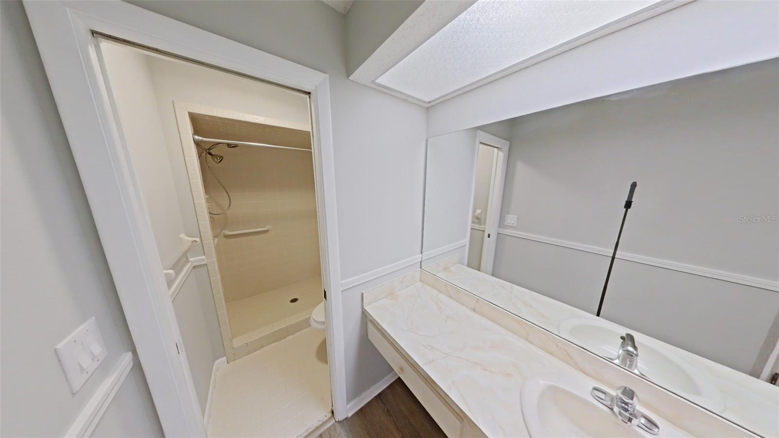 4602 Lafayette Ave Property Photo 10