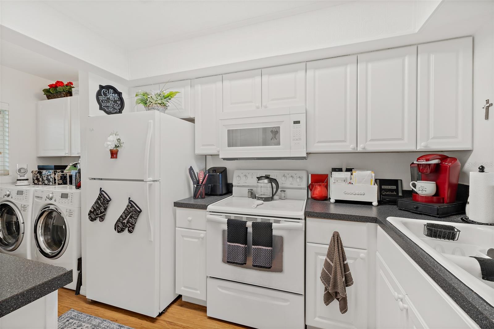 299 N Atlantic Ave #402 Property Photo 8