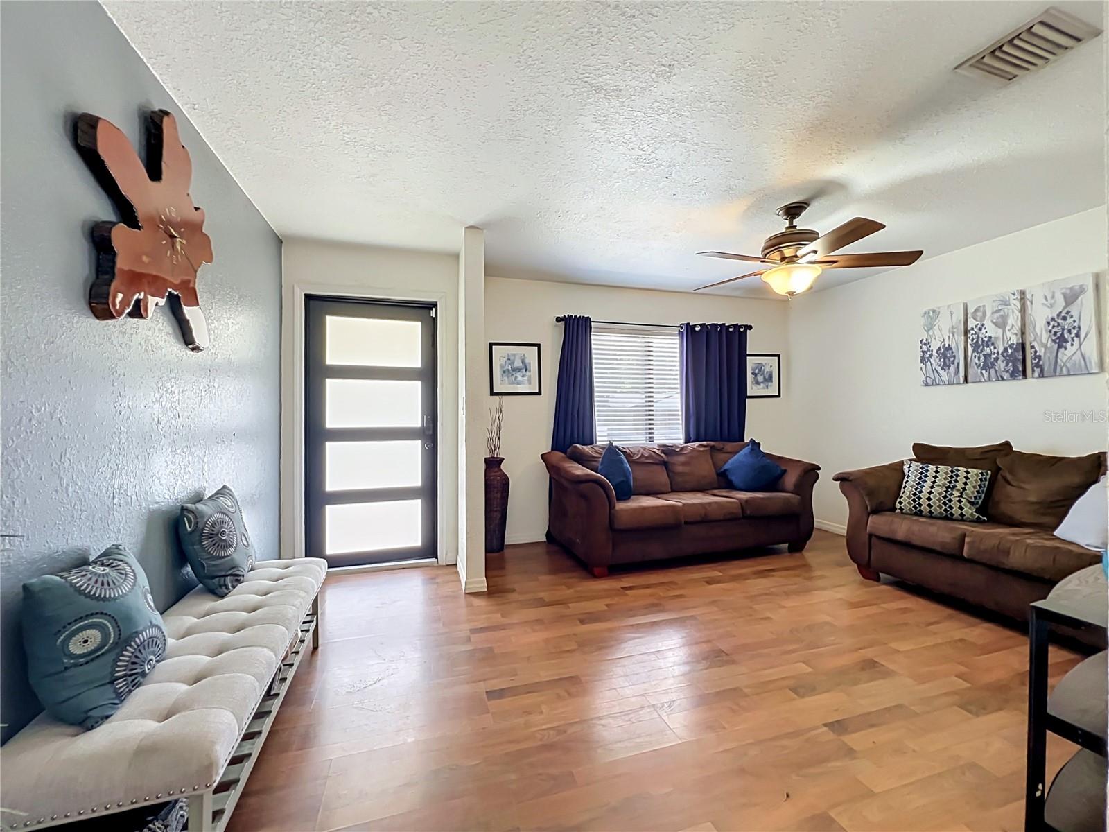 23 E Hammon Dr Property Photo 3