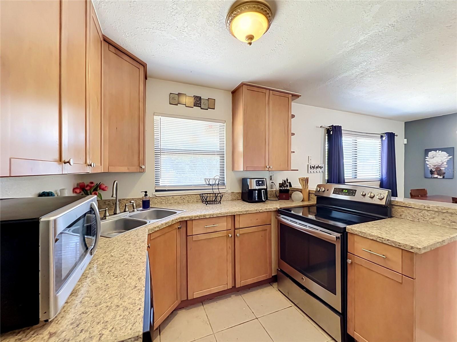 23 E Hammon Dr Property Photo 7