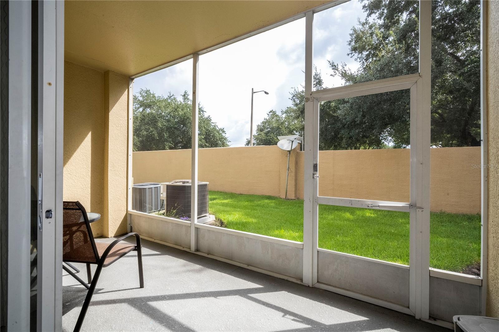 5827 Strada Capri Way Property Photo 16
