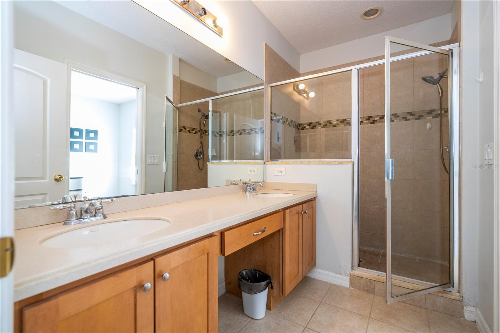 5827 Strada Capri Way Property Photo 29