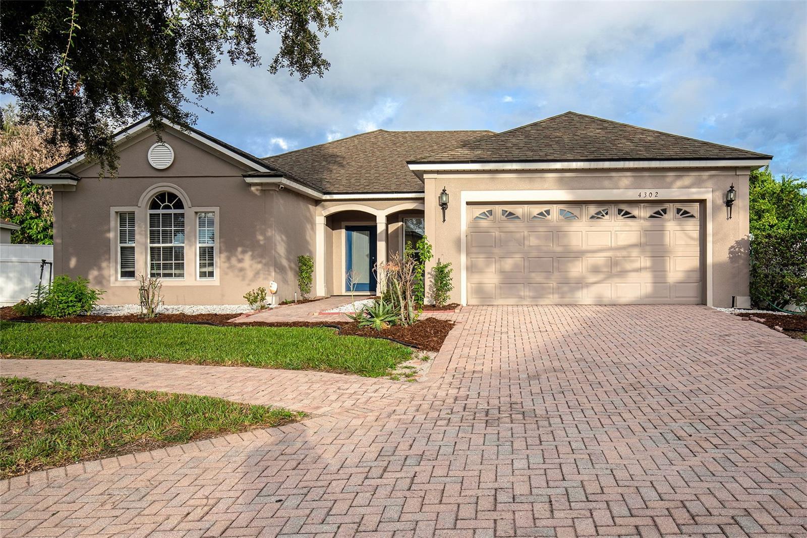 4302 Conroy Club Dr Property Photo 2