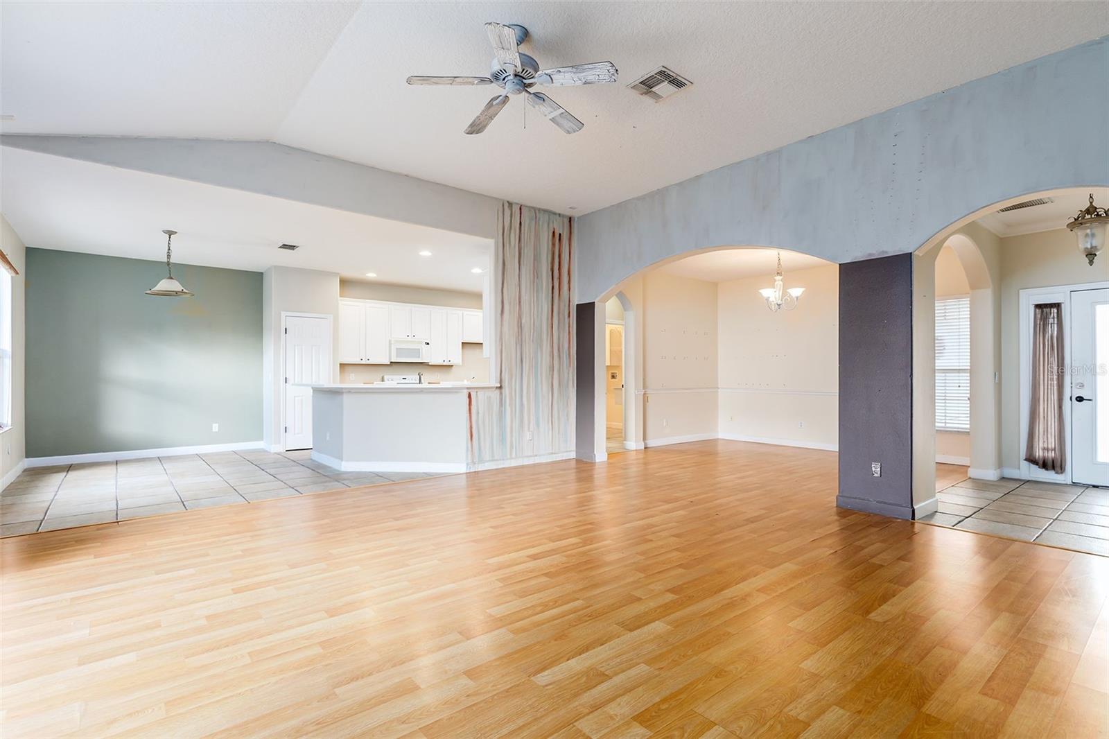 4302 Conroy Club Dr Property Photo 5