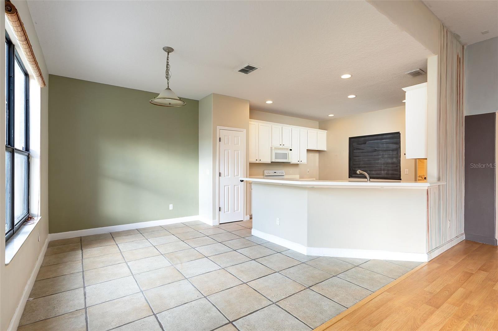 4302 Conroy Club Dr Property Photo 6
