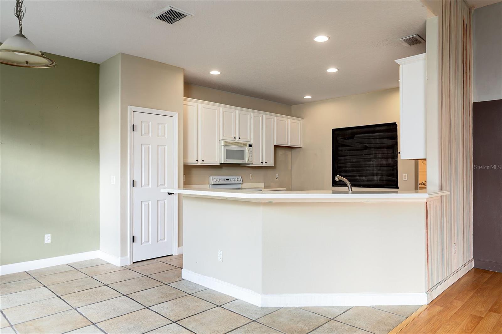 4302 Conroy Club Dr Property Photo 7