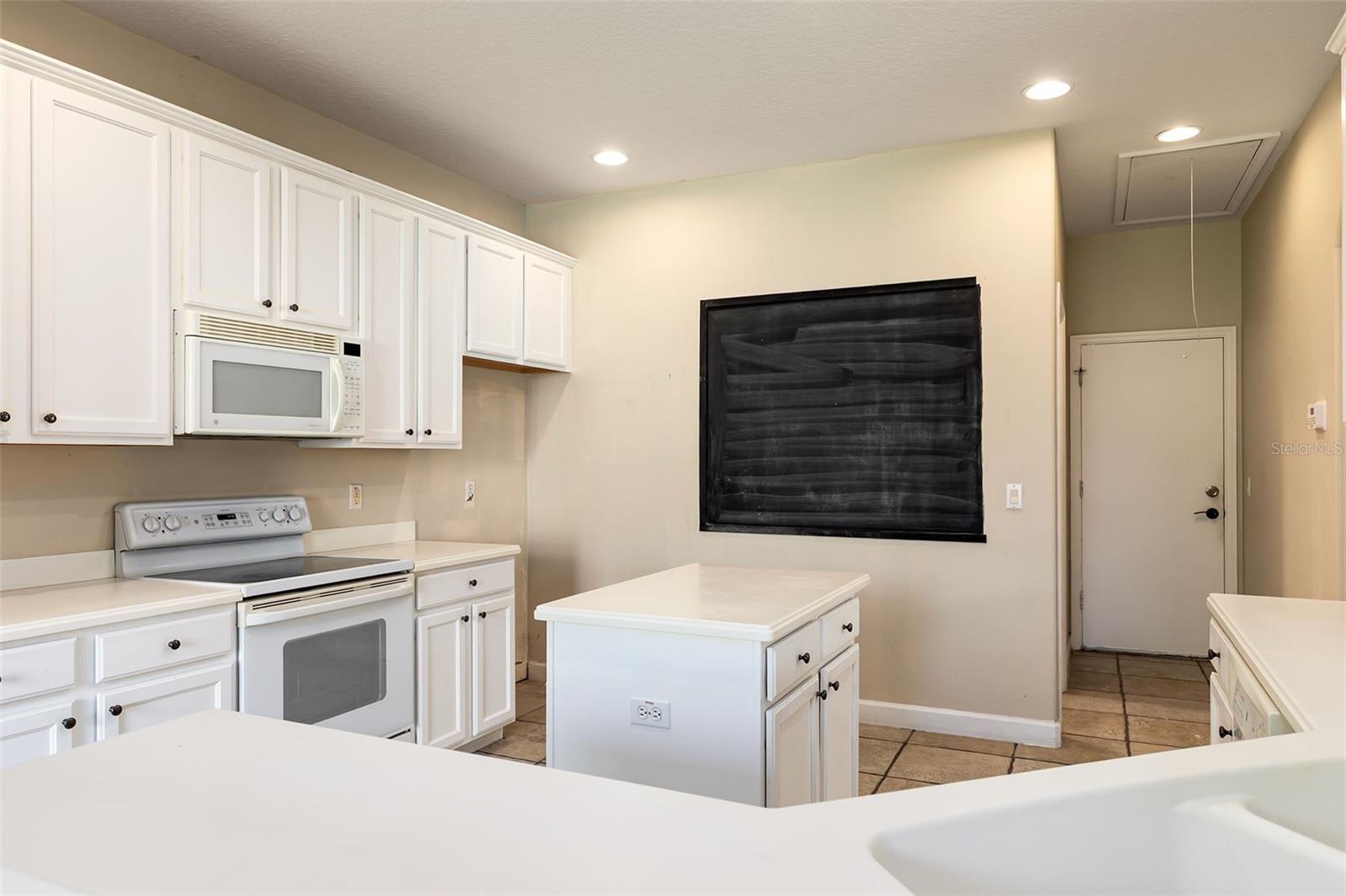 4302 Conroy Club Dr Property Photo 8
