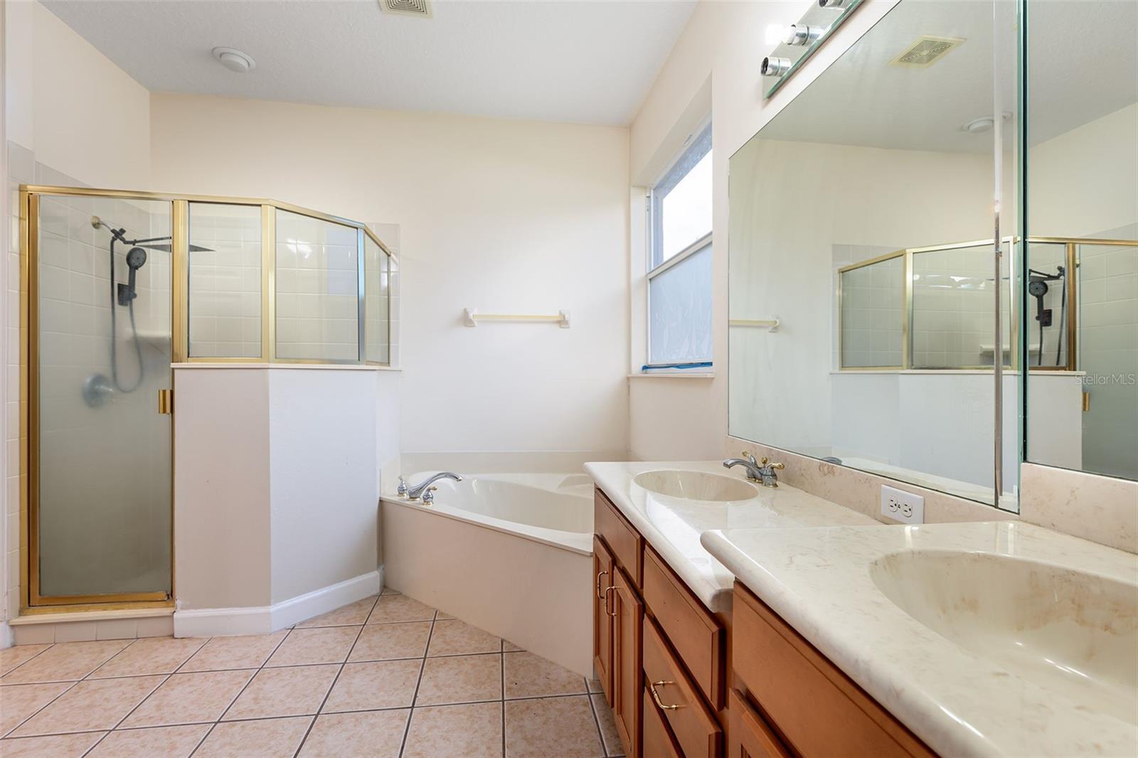 4302 Conroy Club Dr Property Photo 17