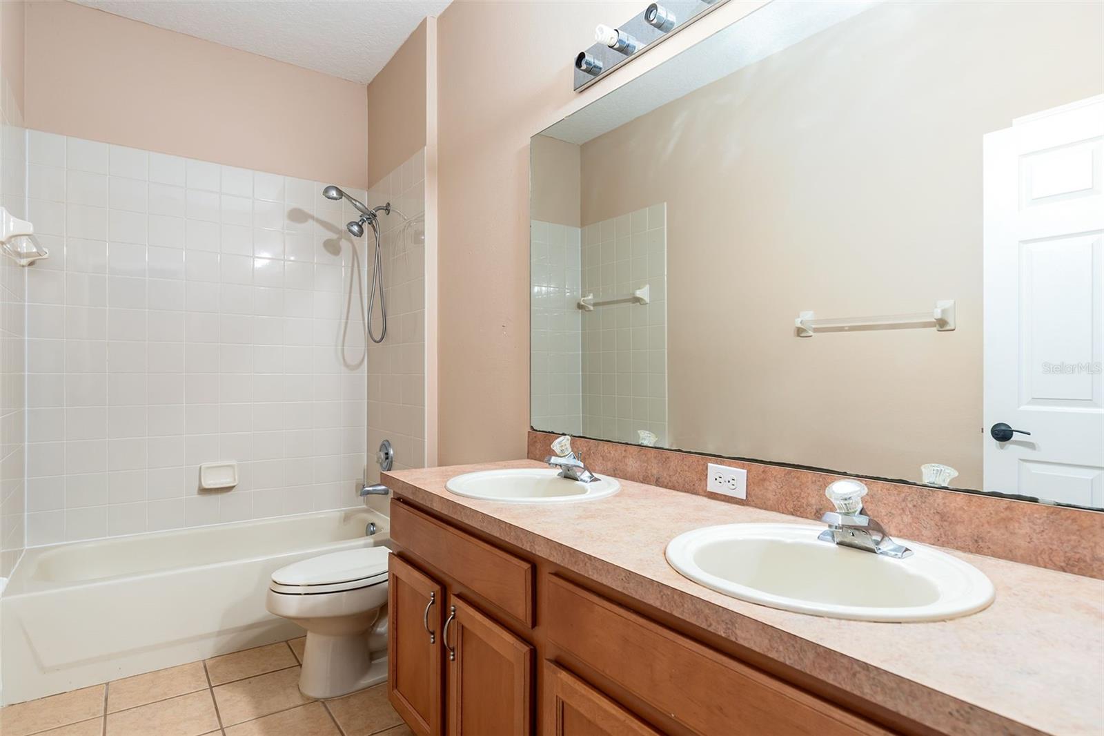 4302 Conroy Club Dr Property Photo 24
