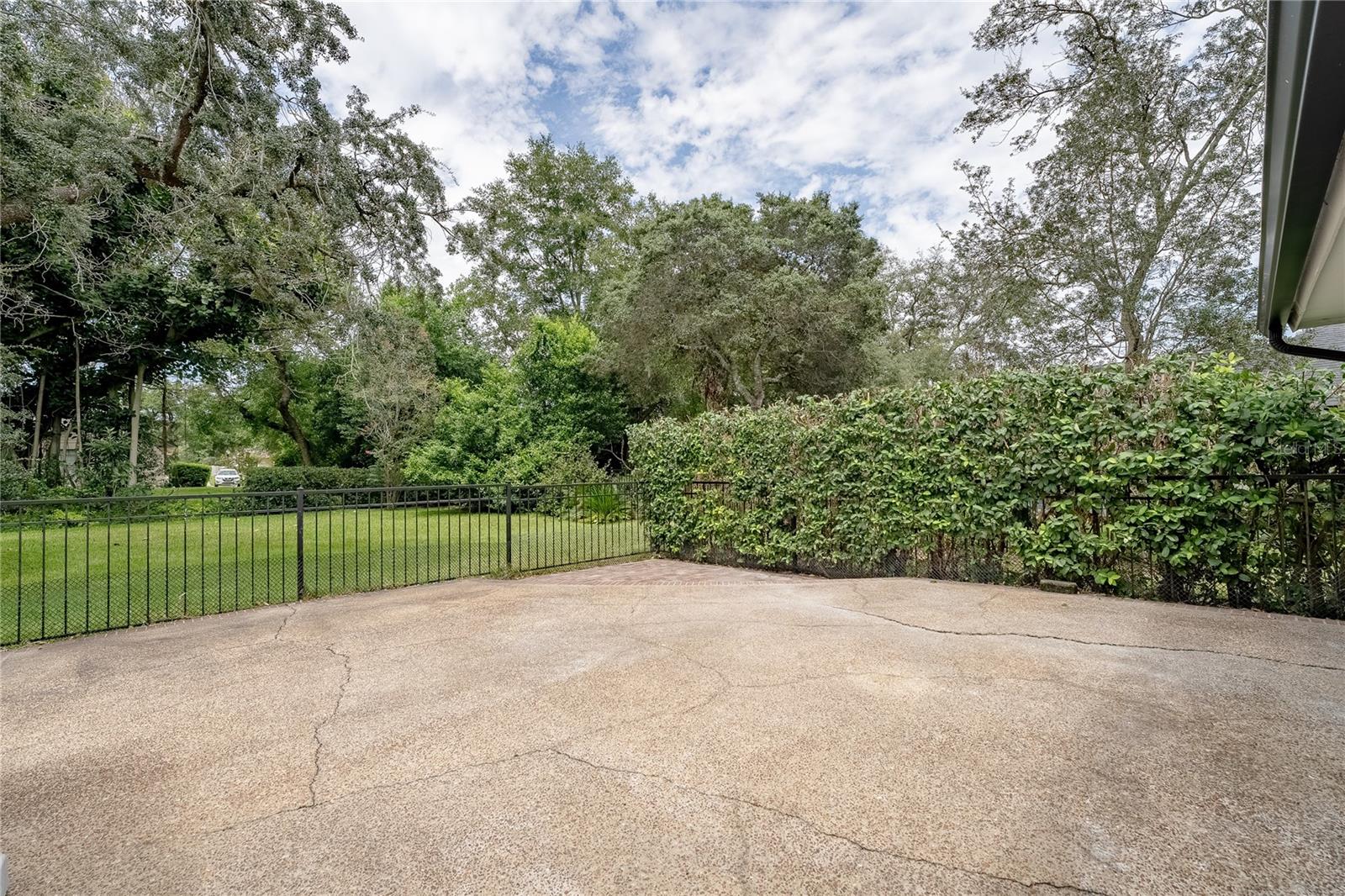 7141 Wooded Village Ln Property Photo 46