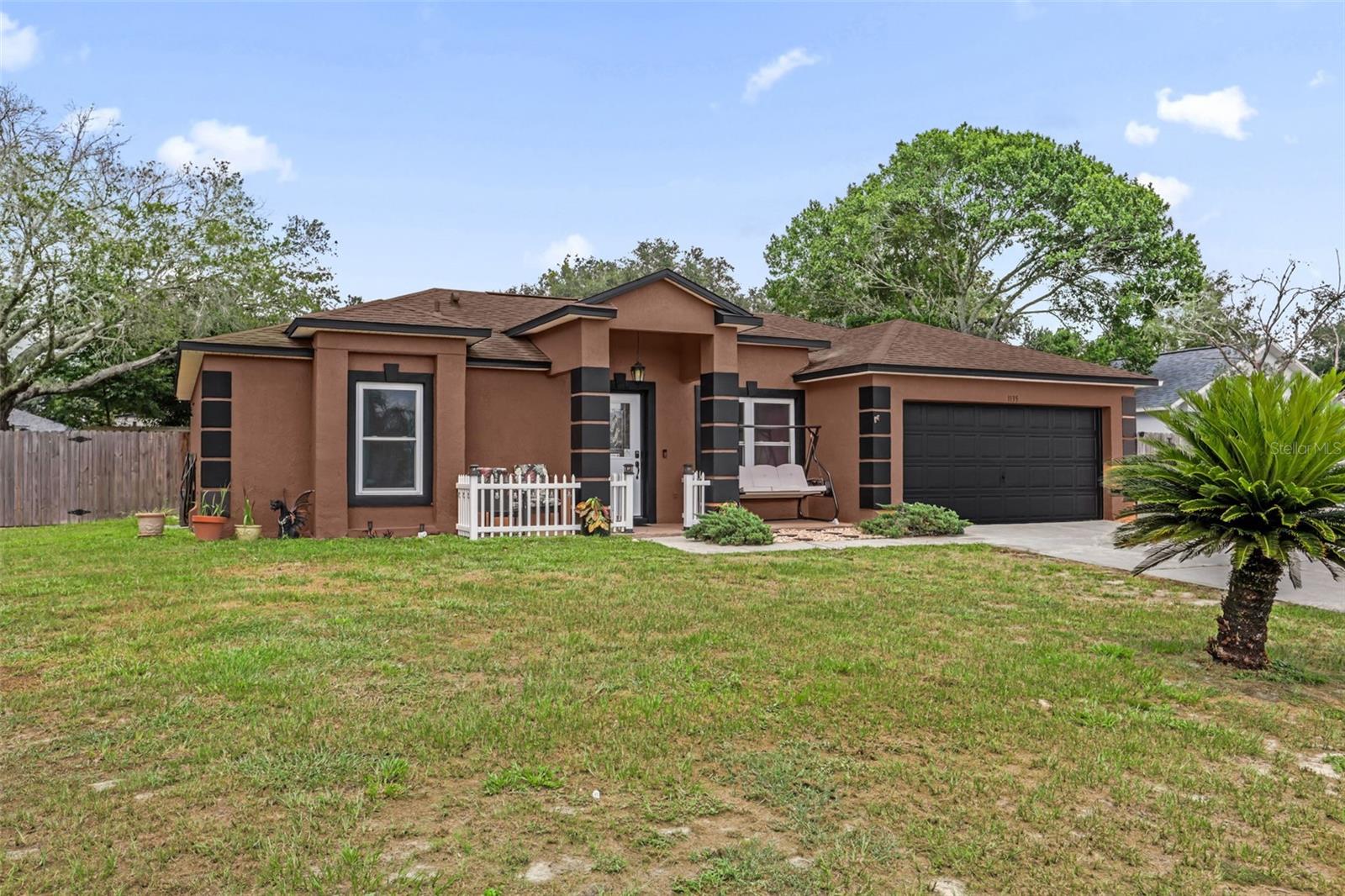 1135 Leyland Ct Property Photo 2